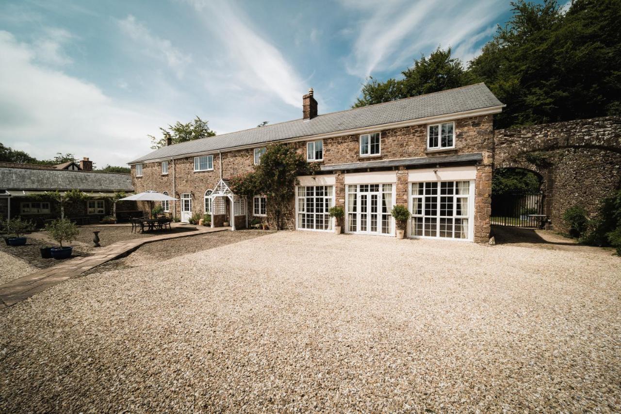 Stoodleigh Court Coach House Bed & Breakfast ทิเวอร์ตัน ภายนอก รูปภาพ