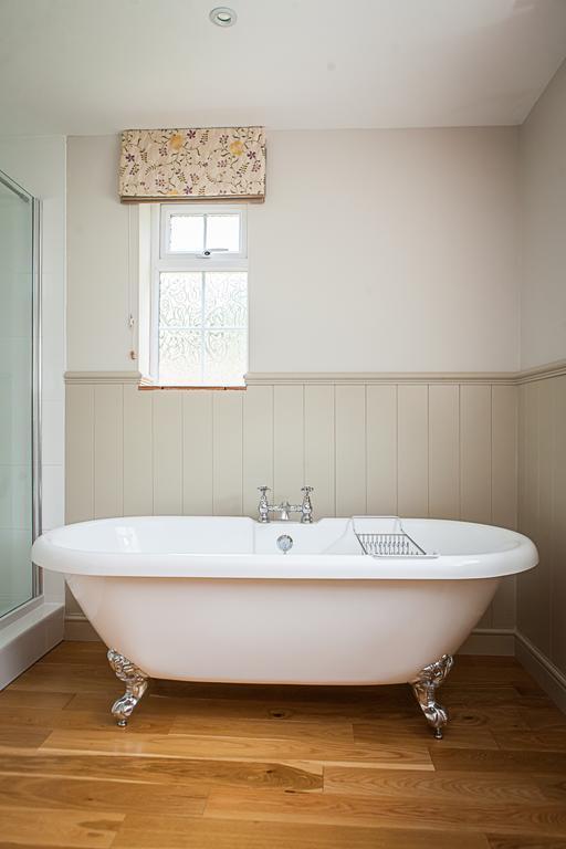 Stoodleigh Court Coach House Bed & Breakfast ทิเวอร์ตัน ภายนอก รูปภาพ