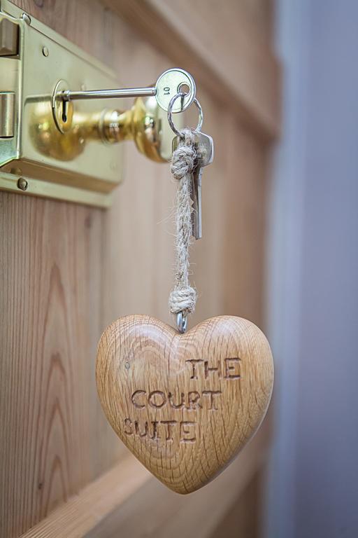 Stoodleigh Court Coach House Bed & Breakfast ทิเวอร์ตัน ภายนอก รูปภาพ