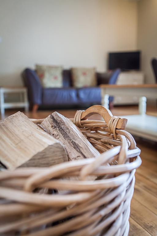 Stoodleigh Court Coach House Bed & Breakfast ทิเวอร์ตัน ภายนอก รูปภาพ
