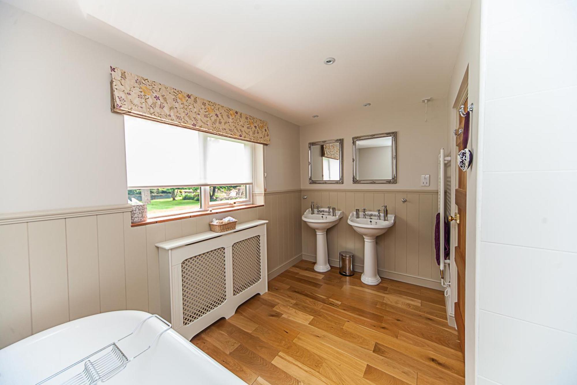 Stoodleigh Court Coach House Bed & Breakfast ทิเวอร์ตัน ภายนอก รูปภาพ